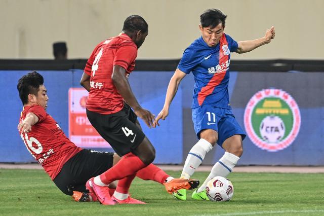 星空体育官网-申花补时绝平事不过三！崔康熙教练组间歇期临大考